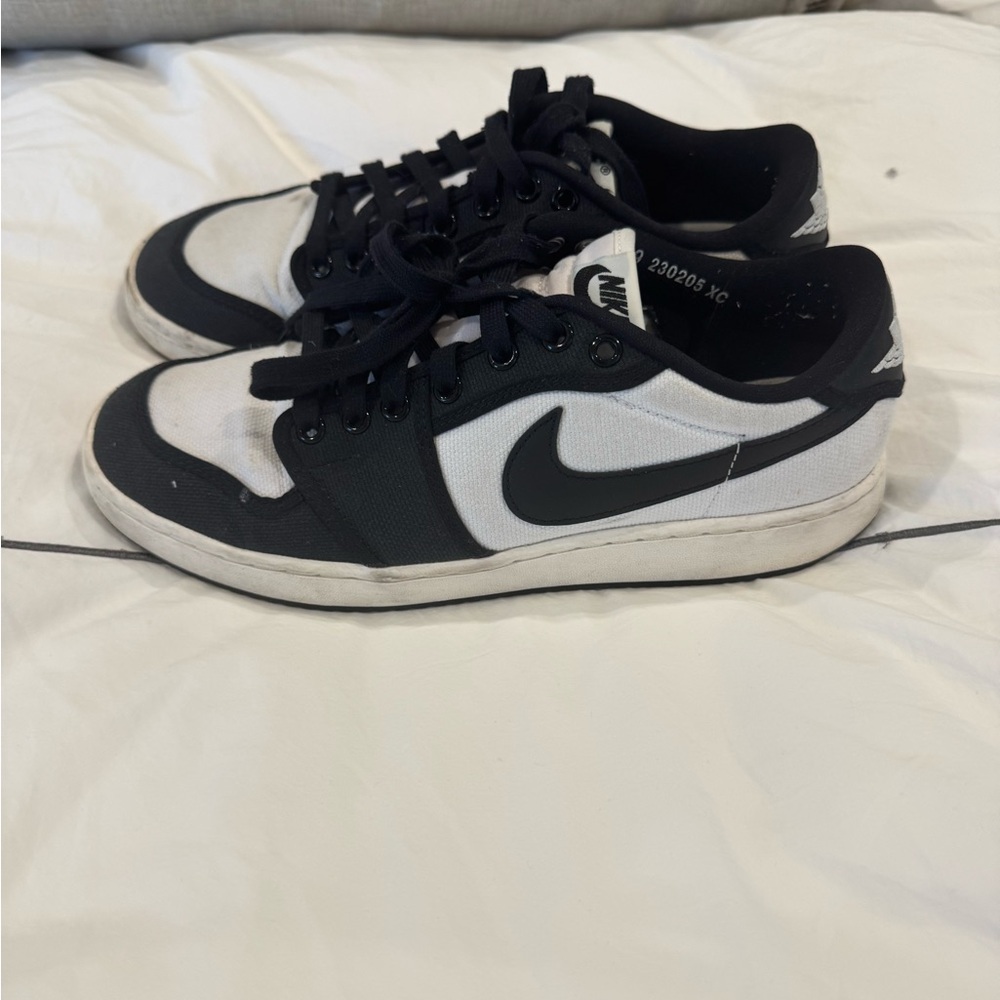 Nike Monochrome Low-Top Sneakers